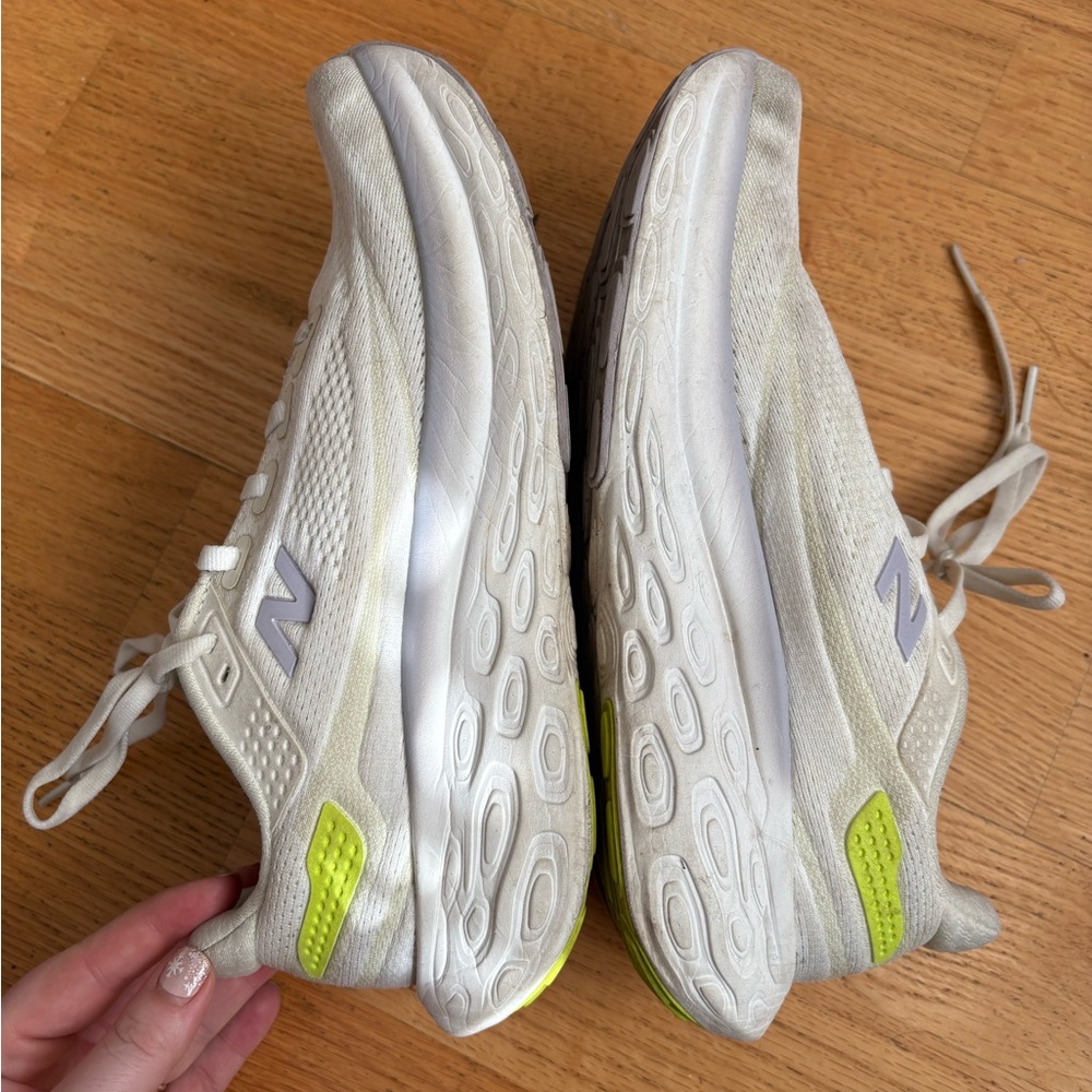 New Balance Women’s 1080v13 size 7.5 WIDE